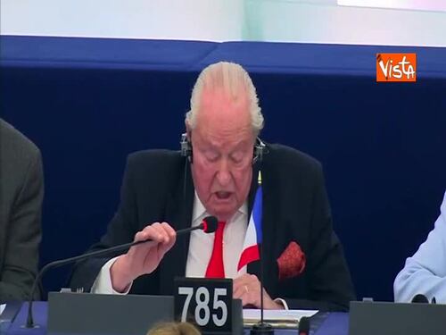 Jean-Marie Le Pen dà l'addio al Parlamento europeo