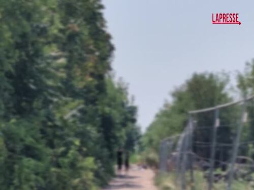 Milano, investita e uccisa da ragazzini: dentro il campo nomadi di via Selvanesco