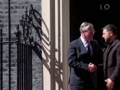 Zelensky a Londra ricevuto dal premier Starmer a Downing Street