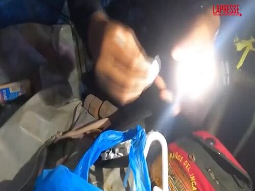 Poliziotto si traveste da supereroe e arresta cinque persone