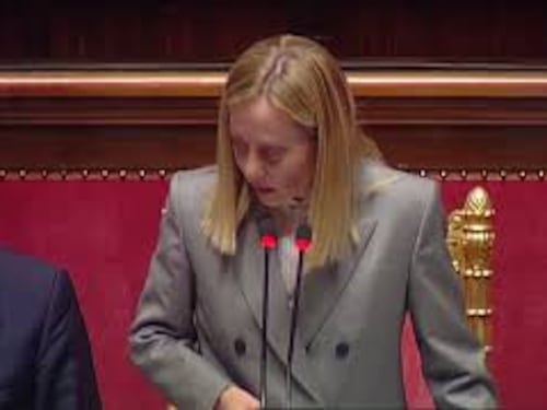 Meloni ironizza con Pirro (M5s): "Vorrei tanto essere Giuseppe Conte, ma sono Giorgia Meloni"