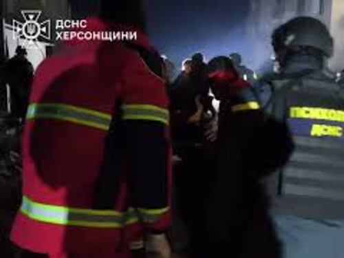 Guerra Ucraina, colpito con un missile russo palazzo di 10 piani a Kherson