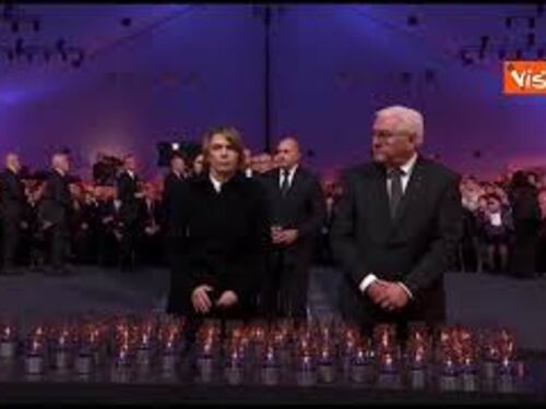 Giorno Memoria, Mattarella, Zelensky, Steinmeier e Radev accendono una candela ad Auschwitz