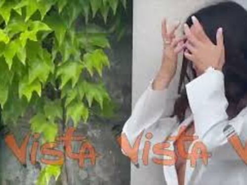 Venezia 82, Tatiana Luter in posa per i fotografi al Lido