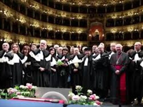 Addio Giorgio Armani, nel 2023 la laurea ad honorem all'Università Cattolica di Piacenza. Immagini