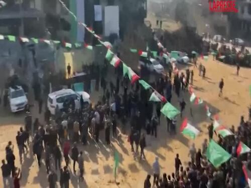 Gaza, Hamas rilascia Agam Berger e la consegna alla Croce Rossa