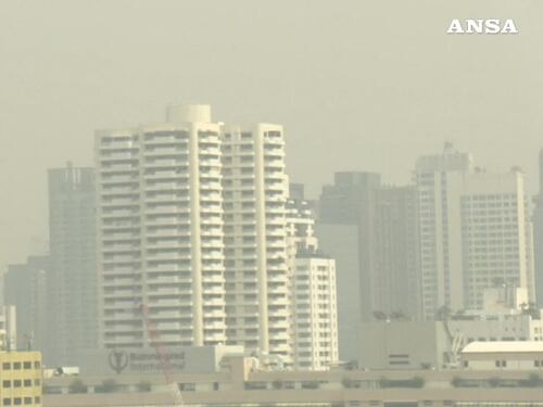 Thailandia, troppo smog a Bangkok: chiuse oltre 350 scuole