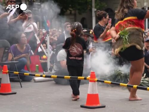 Attivisti in piazza per i diritti degli indigeni nell'Australia Day