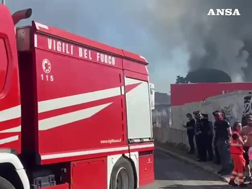 I soccorsi dopo l'esplosione a Roma