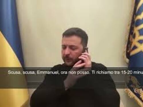 Zelensky con cronisti interrotto da chiamata Macron: Scusa Emmanuel, ti richiamo