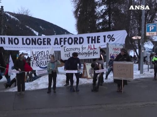 Davos, parte il Forum economico mondiale. E con lui le proteste
