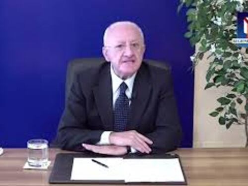 Regionali Puglia, De Luca: "Un cabaret, solidarietà a Vendola che ha tutto il diritto di candidarsi"