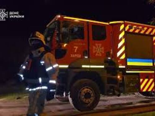 Attacco russo a Kharkiv, edifici distrutti e 40 morti, le immagini dei soccorsi