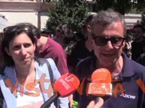 Budapest Pride, Calenda: "Divieto è inaccettabile, l'Ungheria deve scegliere tra Orban e l'Europa"