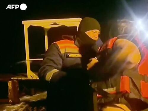 Russia, un tuffo in acque inquinate per festeggiare l'Epifania ortodossa