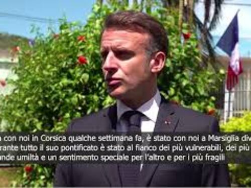 Macron: Papa Francesco è stato al fianco dei più fragili e vulnerabili