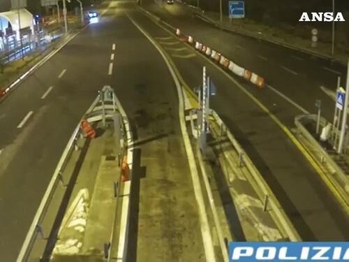 Guida contromano in A18 per oltre 20 chilometri, multato nel Messinese