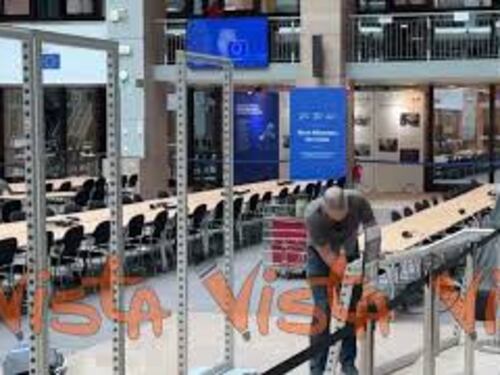Sala stampa vuota al Consiglio Ue dopo il vertice, si smontano le strutture