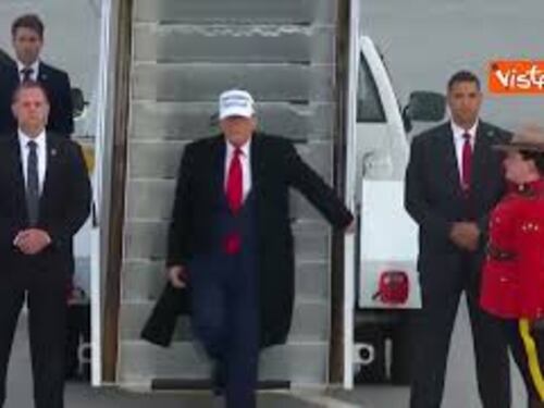G7 Canada, Trump arriva a Calgary e poi sale sull'elicottero per raggiungere Kananaskisal
