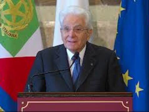 Mattarella a Perugia: "Nessuno qui è straniero, studenti a casa propria"
