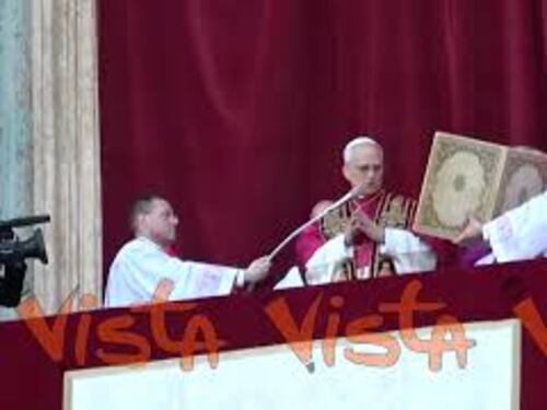 La prima benedizione di Papa Leone XIV dopo l'elezione