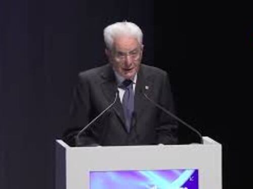 Mattarella al Cotec: "Continente di fronte sfida epocale, avanti su competitività e resilienza"