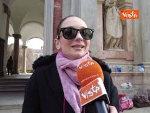 Calpesta le formiche? Dopo a Meloni lo abbiamo chiesto ai milanesi