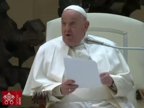 Curioso siparietto del Papa al Giubileo della comunicazione