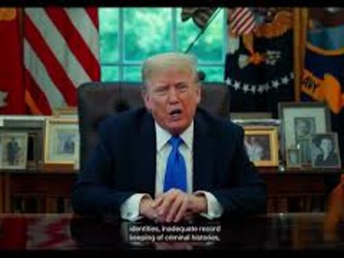 Trump firma divieto di viaggio negli Stati Uniti per 12 Paesi: Disprezzano leggi immigrazione Usa