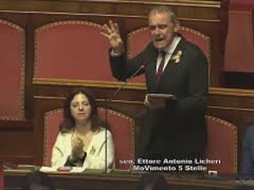 Licheri (M5s): Spaventate gli italiani per convincerli ad andare in guerra, Crosetto ha già elmetto