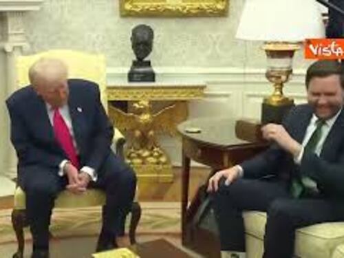I calzini di Jd Vance col trifoglio omaggiano l'Irlanda per San Patrizio, Trump: Mi piacciono