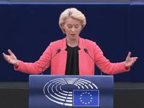 Von der Leyen: Su vaccini nessun contratto inappropriato, negoziati in tandem con i 27