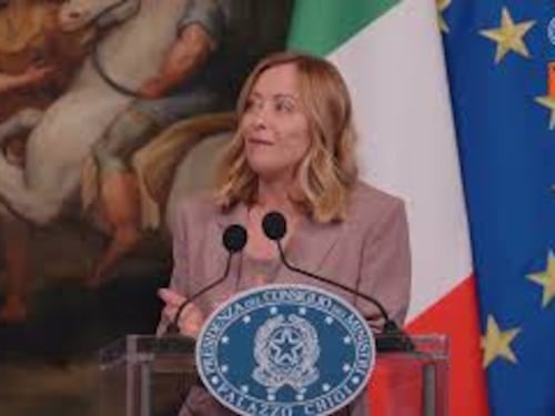 Automotive, Meloni: "Controproducente continuare a parlare solo di elettrico"