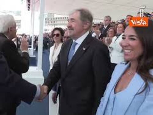 Mattarella a Genova per la Festa della Marina, il passaggio delle Frecce tricolori