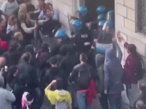 L'assalto degli anarchici al Municipio di Lecco