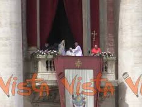 Pasqua 2025, Papa Francesco pronuncia l'Urbi et Orbi dalla loggia di San Pietro