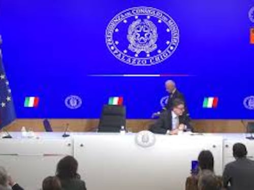 Giorgetti a cronisti: Scusate non sono in formissima, sono appena atterrato da Washington