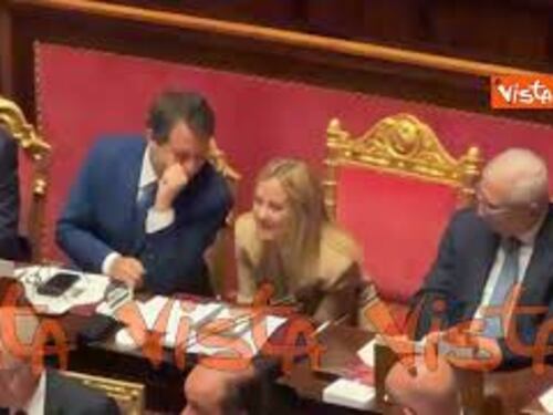 Applausi e standing ovation del centodestra per Meloni in Aula al Senato a termine suo intervento