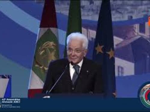 Mattarella ai sindaci: I Comuni sono la prima linea della nostra democrazia