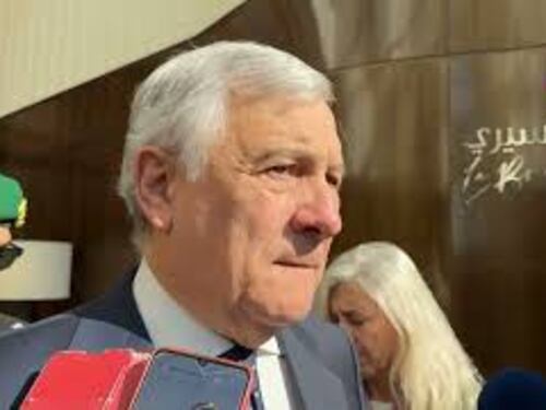 Giornata violenza donne, Tajani: Nessuna deve morire perché qualcuno vuole ammanettare suo amore