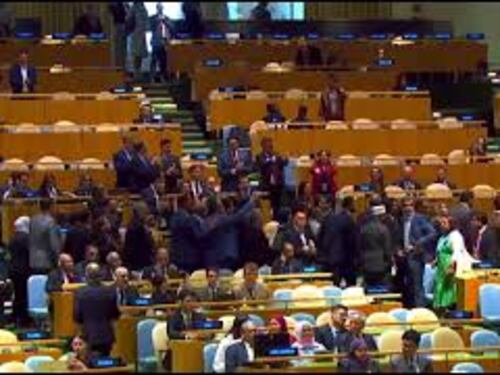 Applausi e fischi per Netanyahu all'Onu. Alcuni delegazioni lasciano aula per protesta