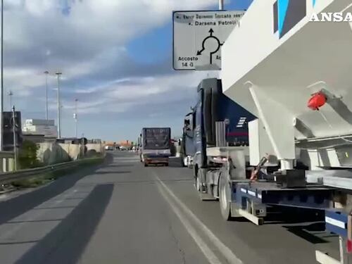 Sciopero pro Pal a Livorno, bloccato l'accesso al porto e stop a traffico commerciale