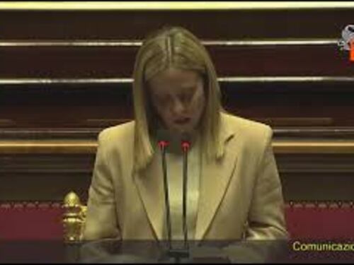 Meloni contro Schlein: Irresponsabile cercare soccorso all'estero gettando ombre sulla Nazione