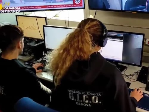 Le immagini dell'operazione Domino