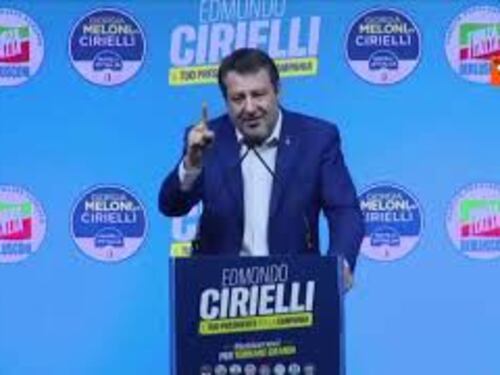 Salvini: Adozioni per coppie gay? Non nel mio Paese