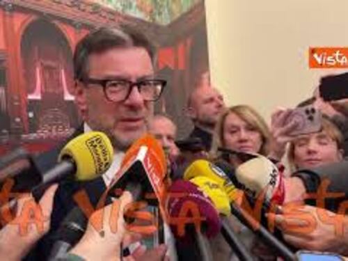Manovra, Giorgetti: "Ce l'abbiamo fatta ad approvarla, a differenza di altri Paesi Ue"
