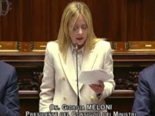 Meloni cita strage di Sydney: "Brutale attacco antisemita", standing ovation in Aula per le vittime