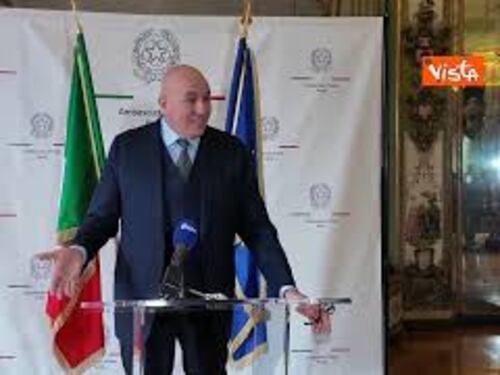 Crosetto: Leva militare volontaria? Porterò proposta in Cdm e poi discussione in Parlamento