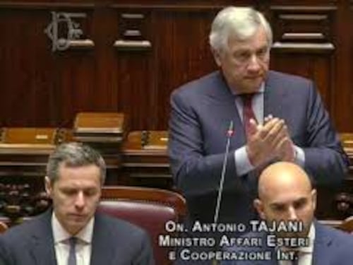 Tajani ricorda Carabinieri morti nel Veronese: "Orgoglio per tutti italiani". Lungo applauso in Aula