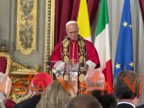 Papa Leone: Non ci facciamo affascinare da modelli fluidi e massificanti